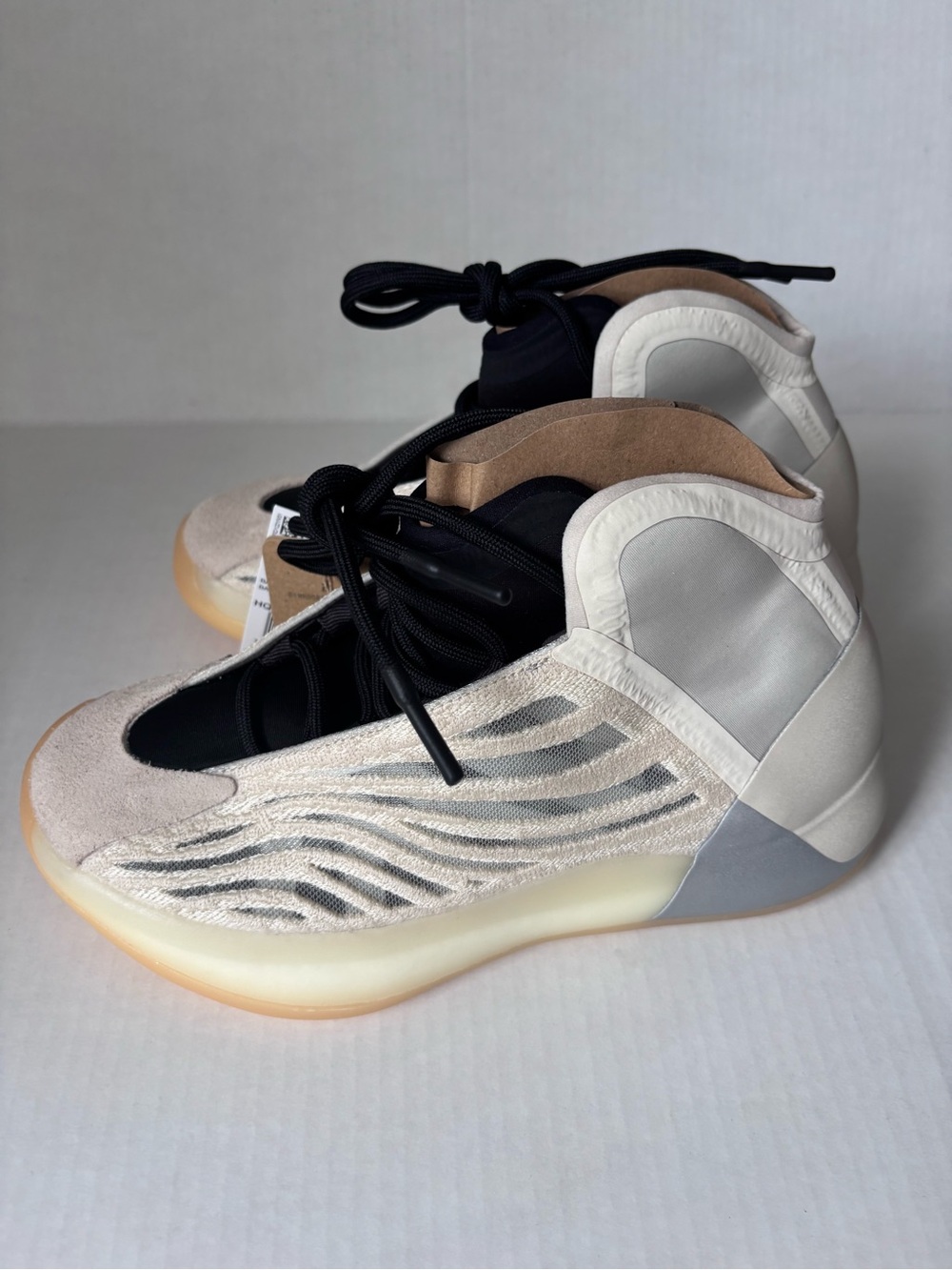 Yeezy size 5 Quantum Basketball Shoes (HQ2085)